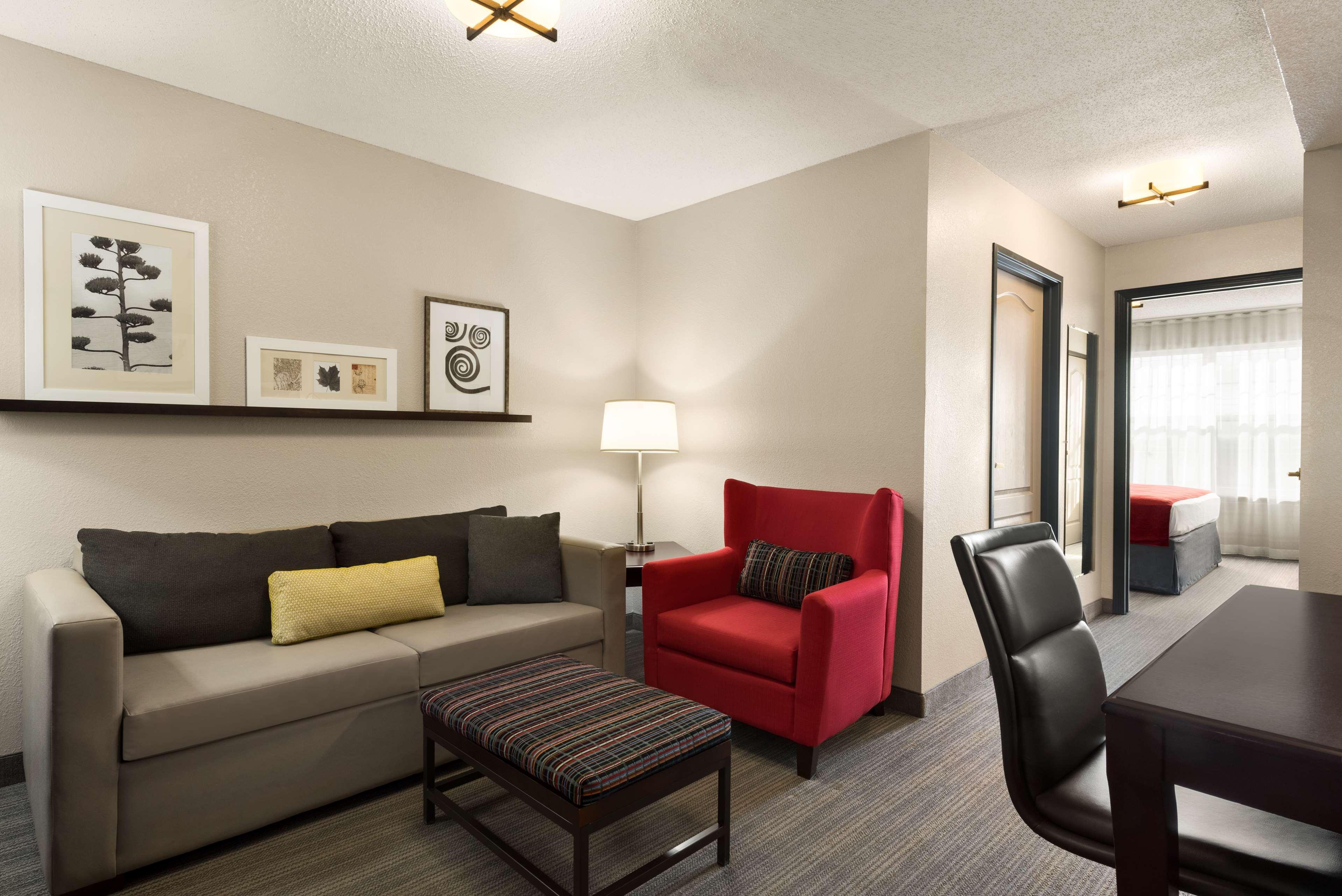 Country Inn & Suites By Radisson, Kansas City At Village West, Ks Bonner Springs Eksteriør billede