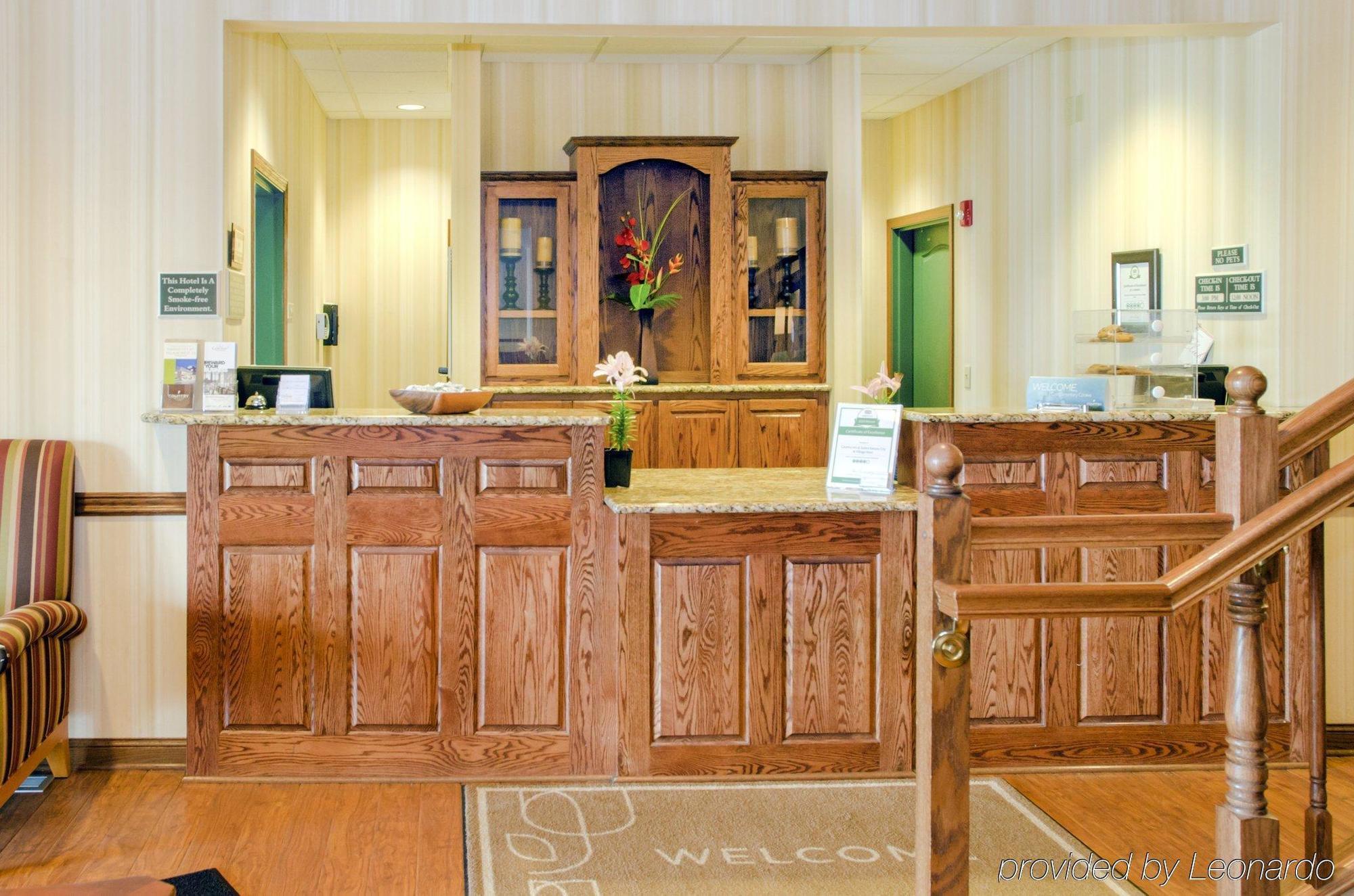 Country Inn & Suites By Radisson, Kansas City At Village West, Ks Bonner Springs Eksteriør billede